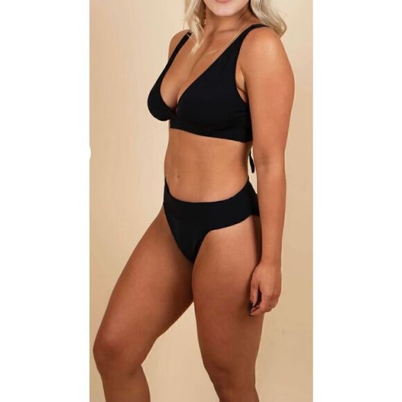 NWT The Blushing Brunette SZ L Seaside Retreat Black 2 PC Bikini - Picture 2 of 13